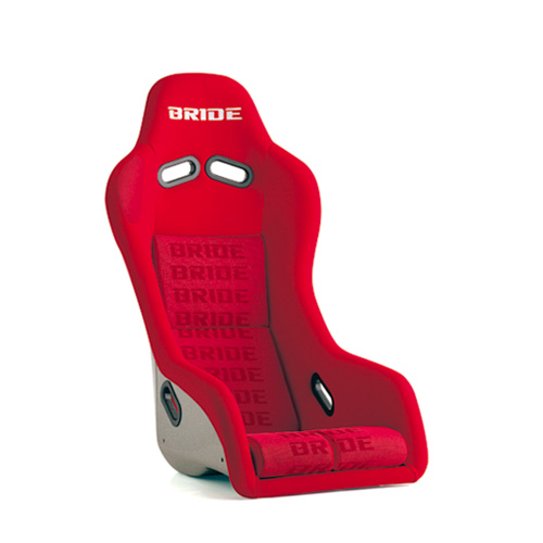 ARTISⅢレッドロゴ|多彩なラインナップ展開。ブリッドのスポーツシート