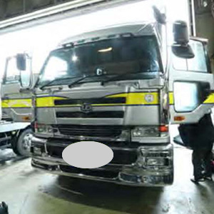 トラック正面画像